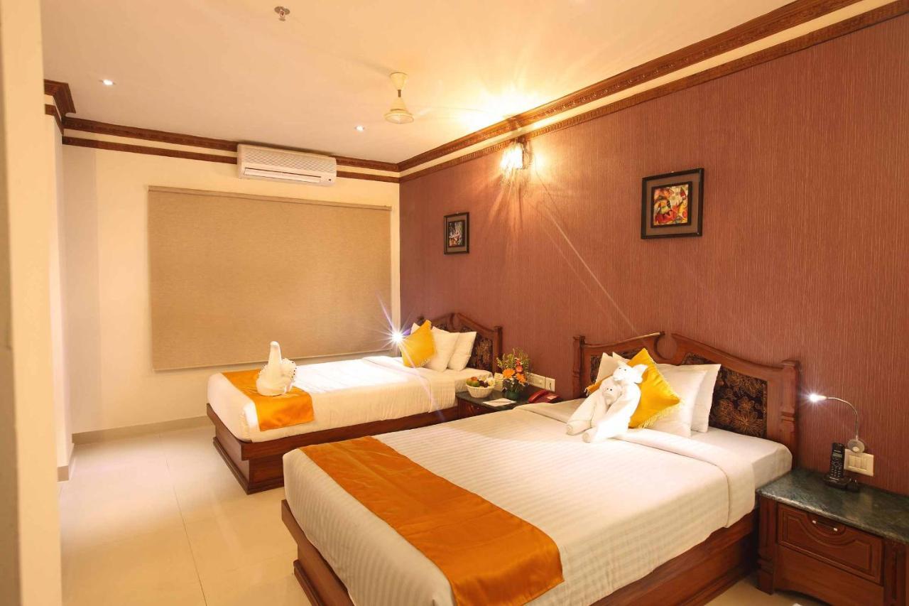 Hotel Ambalakkara Regency Kottārakara Zewnętrze zdjęcie