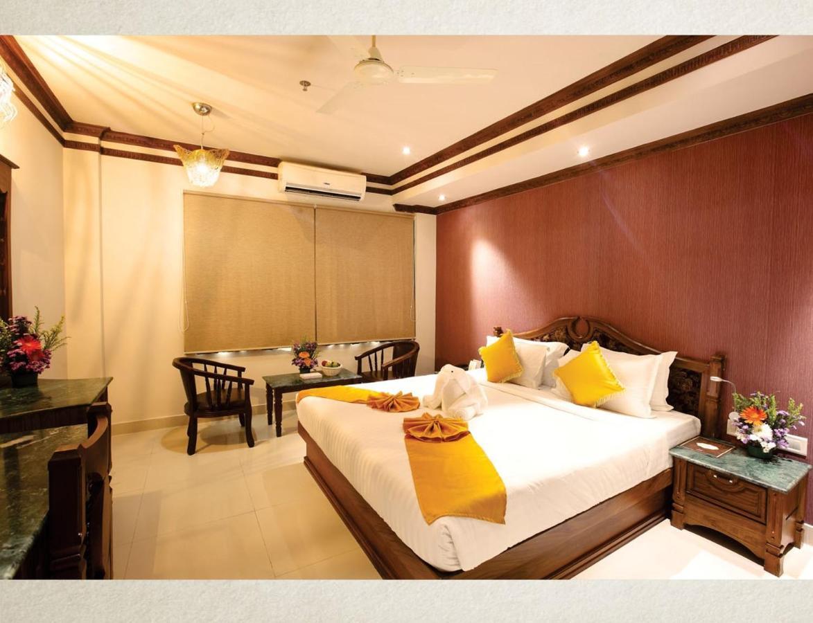 Hotel Ambalakkara Regency Kottārakara Zewnętrze zdjęcie
