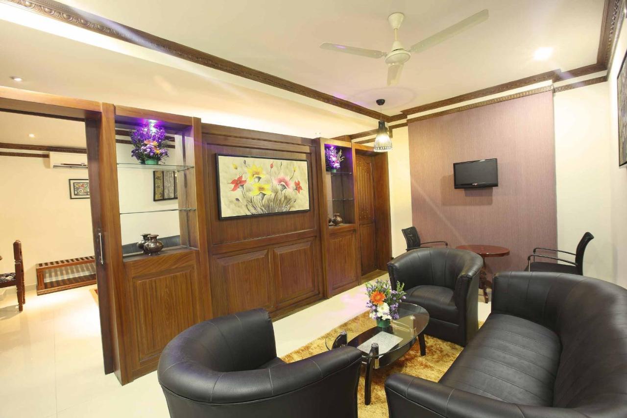 Hotel Ambalakkara Regency Kottārakara Zewnętrze zdjęcie