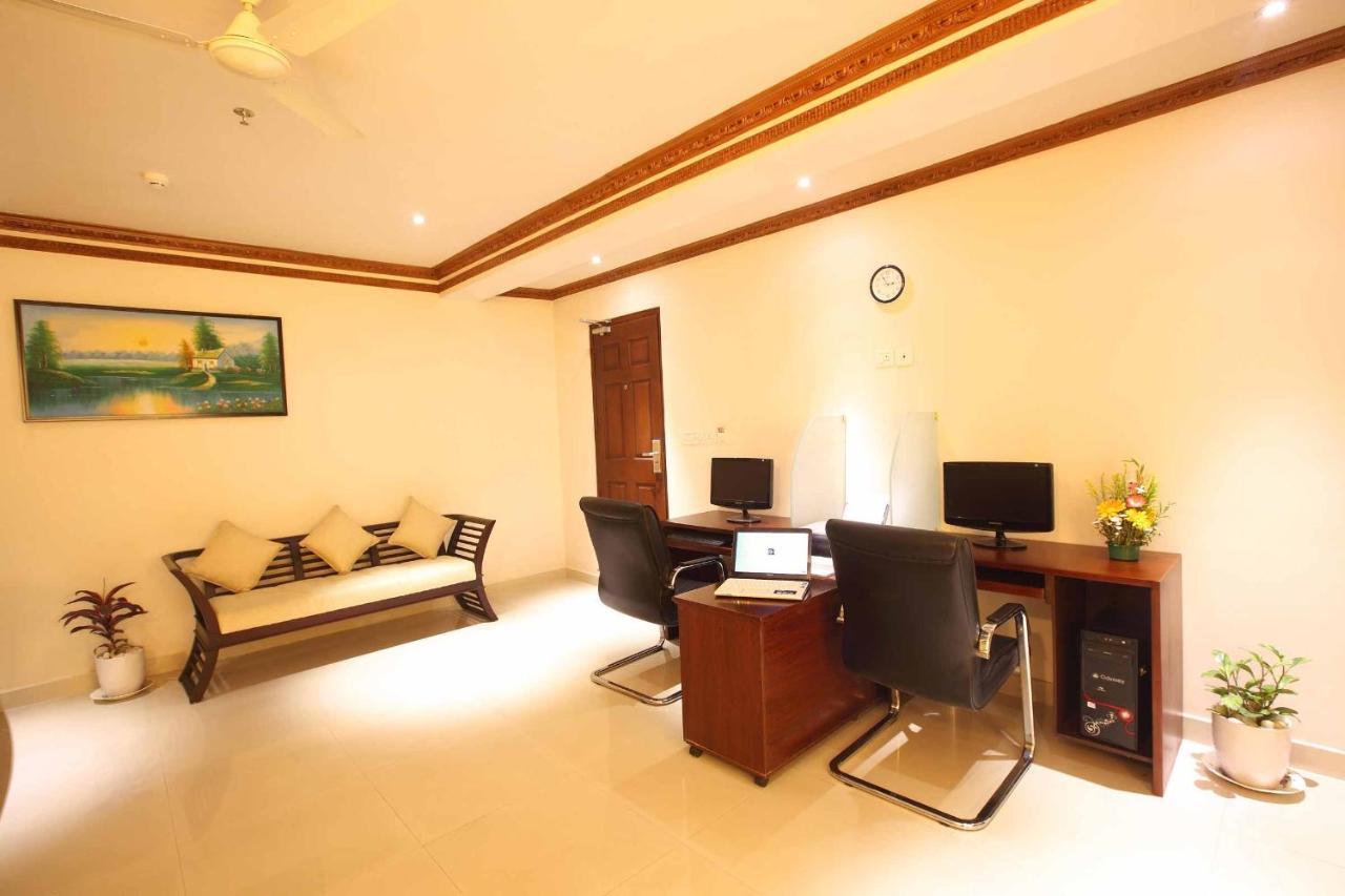 Hotel Ambalakkara Regency Kottārakara Zewnętrze zdjęcie